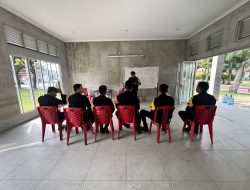 Kasubsatgas SAR Sampaikan Paparan Perkap No.25 Tahun 2011 Tentang SAR Kepada Personil