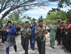 Brigjen TNI Sugiyono didampingi Ketua Persit KCK Koorcab Rem 031 PD I/BB Kuker ke Kodim 0321/Rohil