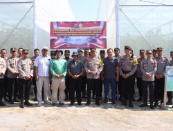 Dukung Kedaulatan Pangan Dan Ekonomi Daerah Kapolres Kulonprogo Resmikan Green House Melon Dan Strawberry