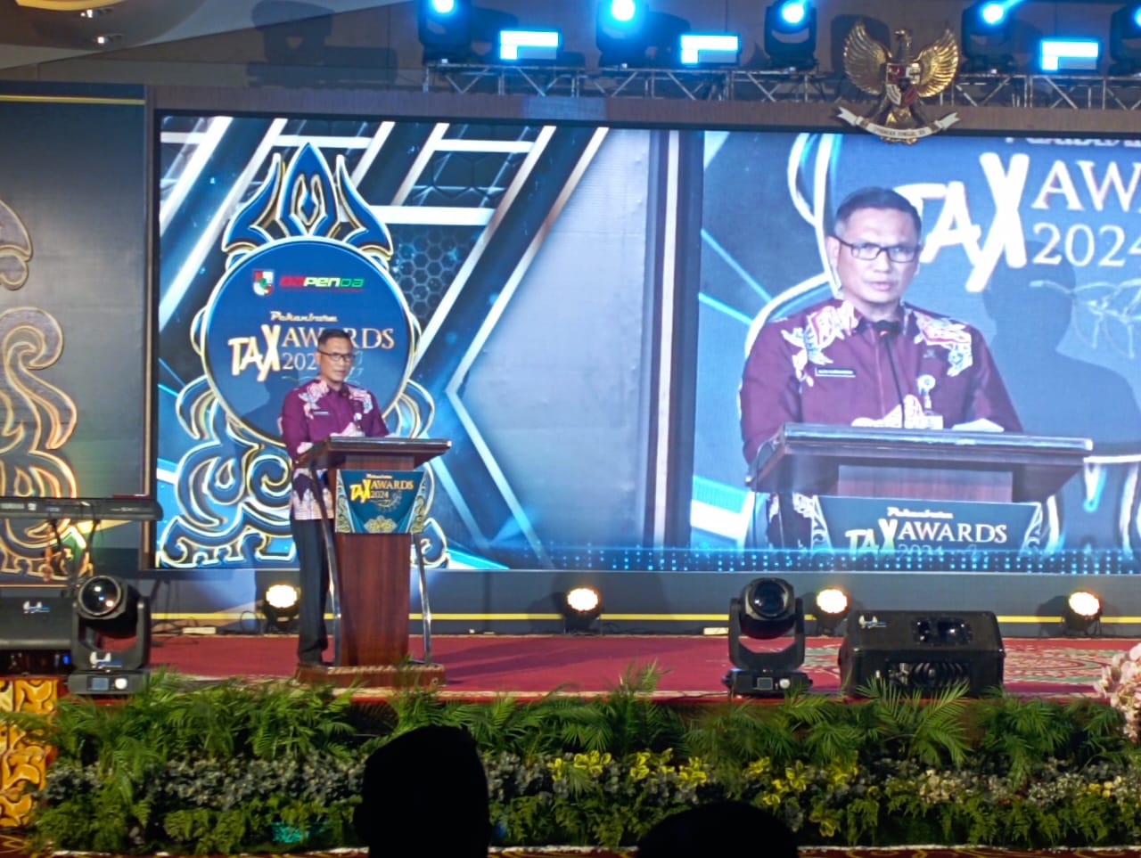Bapenda Pekanbaru Serahkan Tax Award 2024 Sebagai Apresiasi Bagi Wajib Pajak