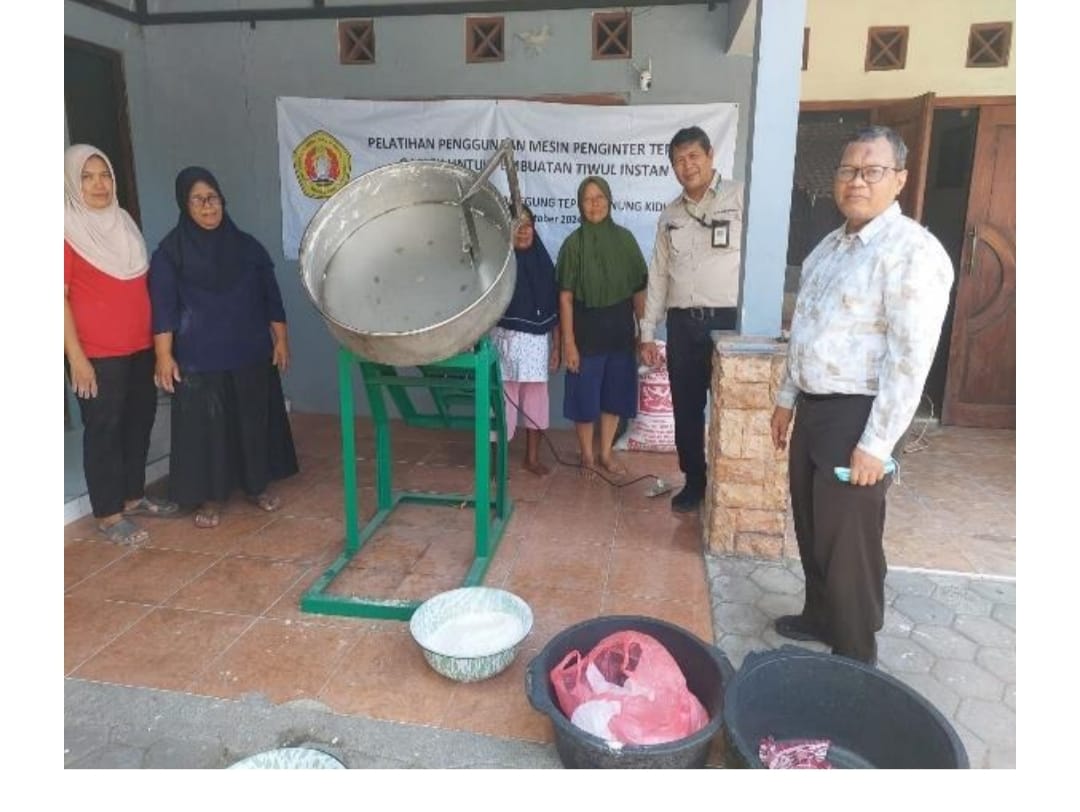 UPN”Veteran” Yogyakarta Lakukan Pendampingan Penggunaan Mesin Penginter Tepung Gaplek