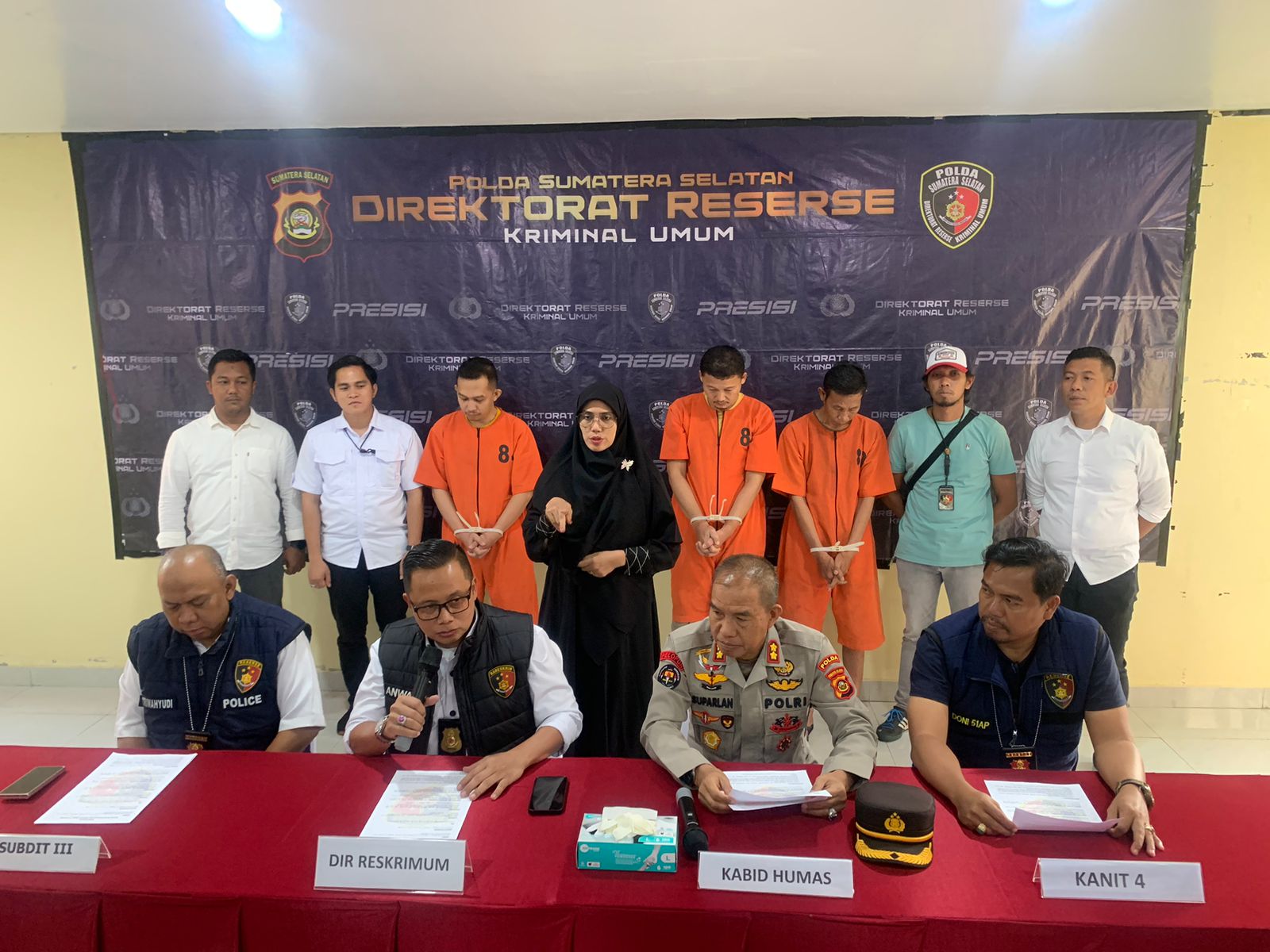 Gasak Cek Nasabah Rp 99,5 Juta, Karyawan Bank BUMN Bersama ASN dan Honorer Damkar Palembang Ditangkap Jatanras Polda Sumsel.