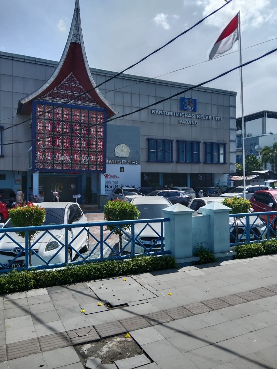 TERKAIT DUGAAN PUNGLI DI IMIGRASI PADANG, JUNI MUNANDAR “TANTANG” UNTUK DIBERITAKAN