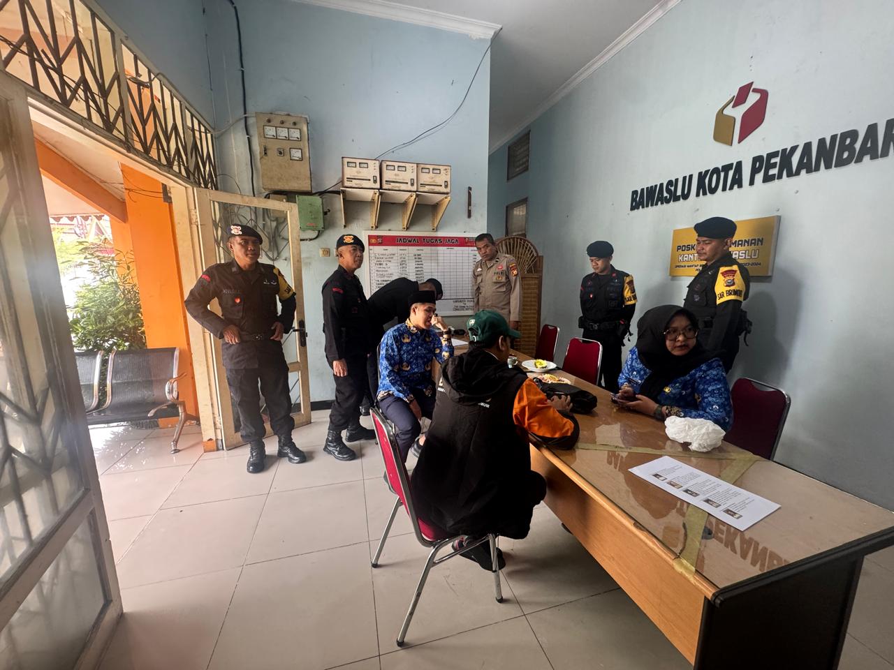 Subsatgas SAR Gelar Patroli Secara Berkala ke Kantor Bawaslu Pekanbaru
