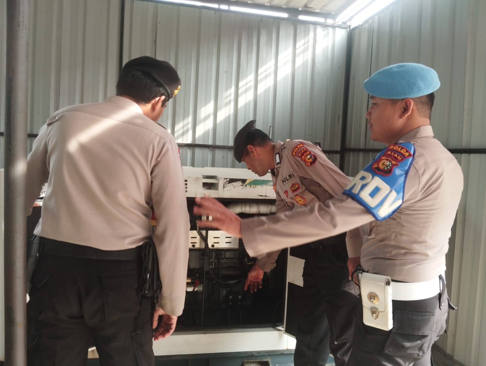Tak Pernah Berhenti, Pengamanan di Kantor Penyelenggara Pilkada Oleh Subsatgas PAM 