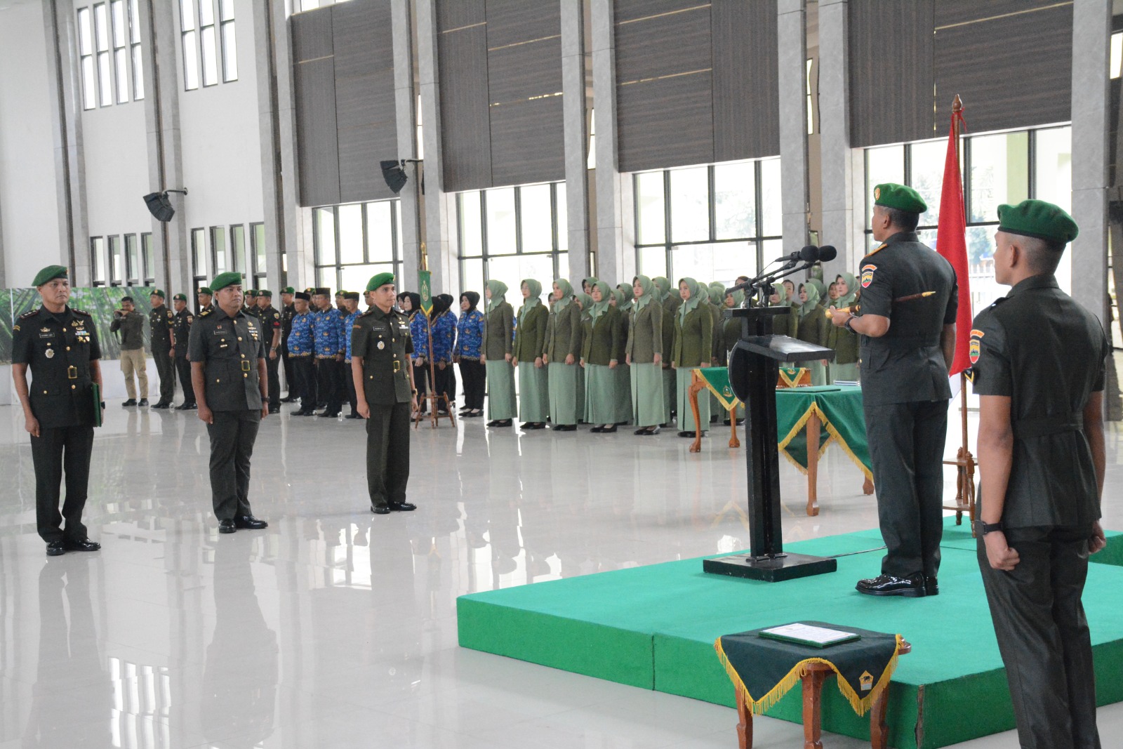 Komandan Korem 031/Wira Bima Pimpin Sertijab Dantim Intel, Tradisi Korps Penerimaan Dandenkomlek dan Dandenzibang
