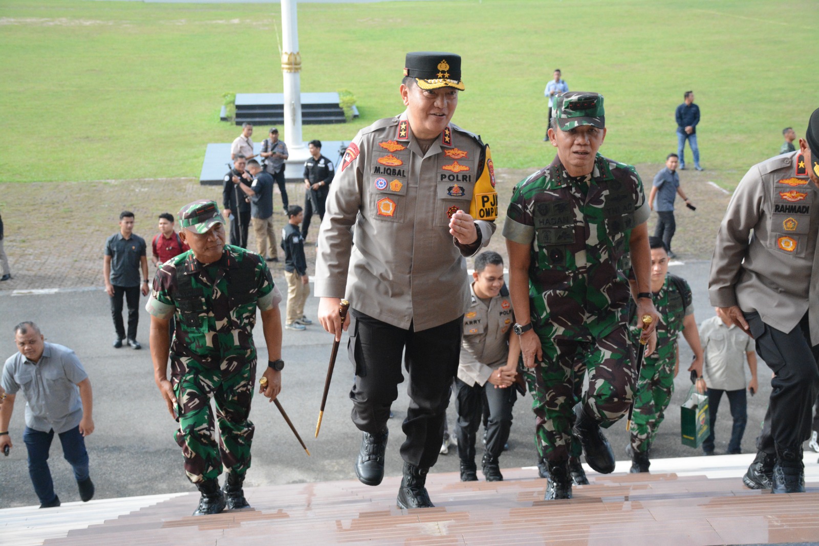 Kunjungan Pangdam 1/BB ke Mapolda Riau disambut hangat Irjen Pol. H. Mohammad Iqbal