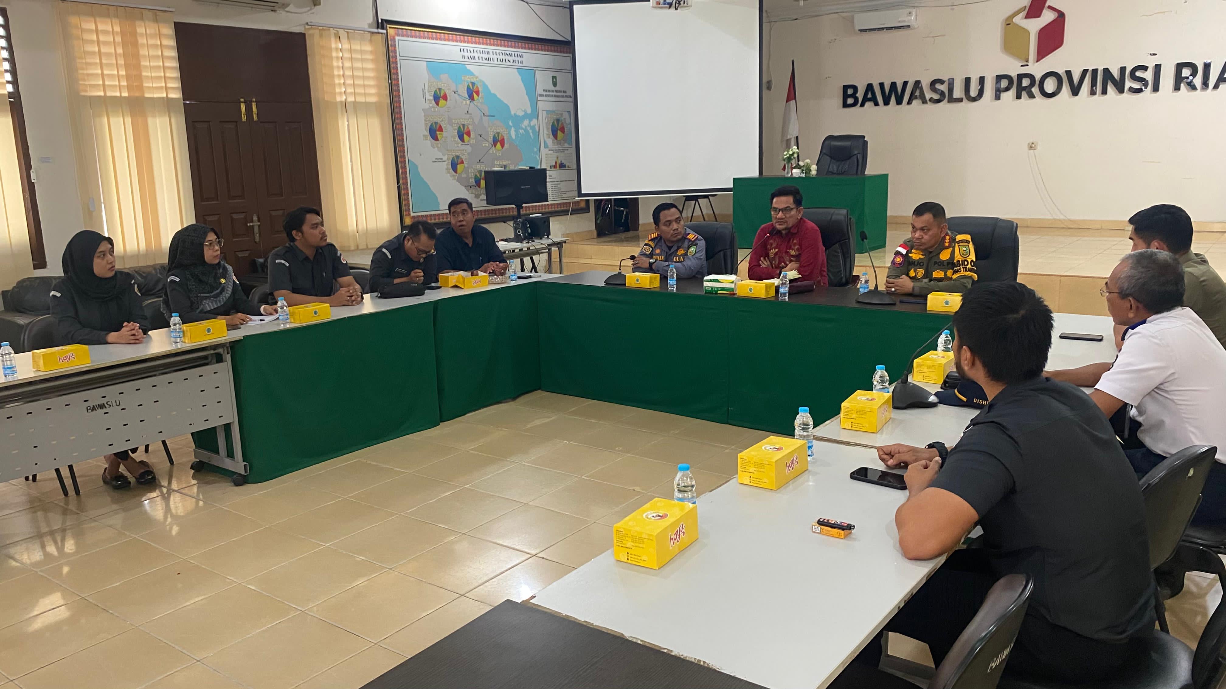 Perkuat Pengawasan, Bawaslu Riau Gelar Rapat Koordinasi Dengan Stakeholder Terkait