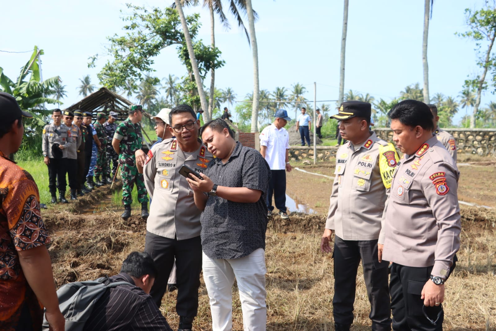 Polda DIY dan Polres Kulonprogo Gelar Tanam Padi Tahap II Serta Lounching Gugus Tugas Polri untuk Mendukung Program Ketahanan Pangan