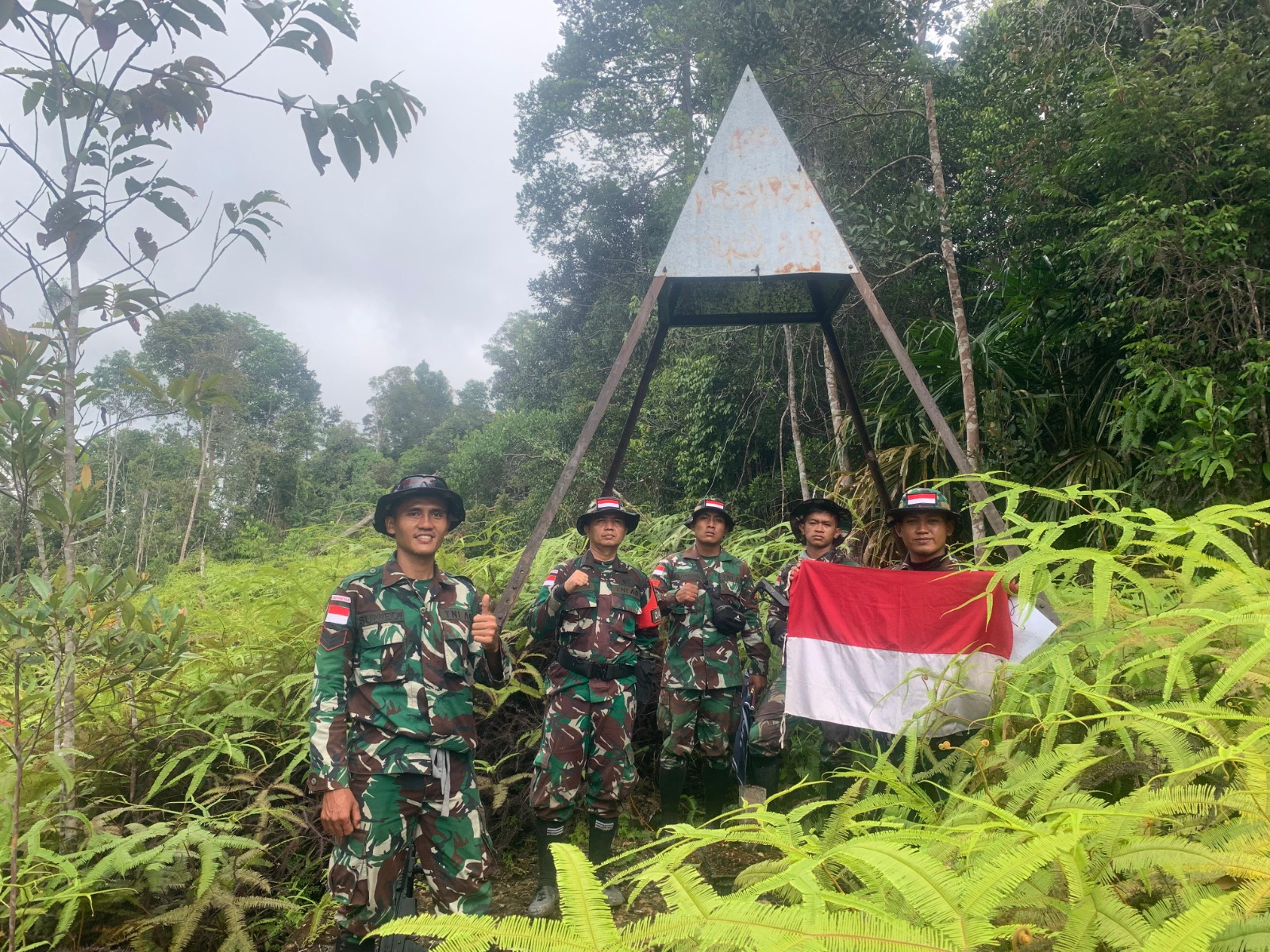 *Garda Terdepan Kedaulatan Negara, Satgas Pamtas Yon armed 11 Kostrad Laksanakan Patroli Patok*