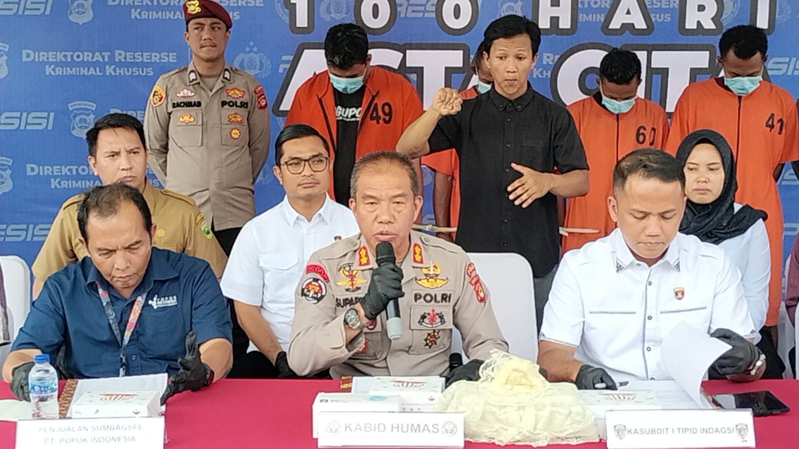 17,2 Ton Pupuk Bersubsidi Jenis NPK Phonska dan Urea Asal Lampung berhasil di Gagalkan Subdit Indagasi Ditreskrimsus Polda Sumsel.