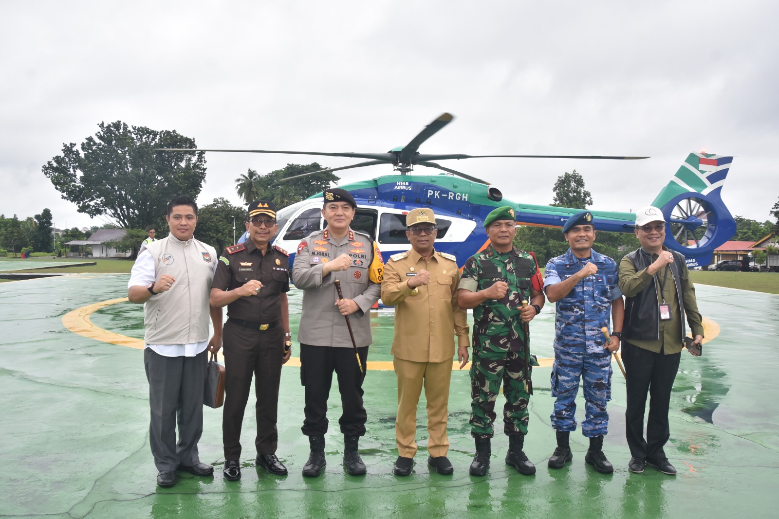 Danrem 031/WB Bersama Pj. Gubernur Dan Forkopimda Prov. Riau Tinjau TPS Pelaksanaan Pilkada Serentak