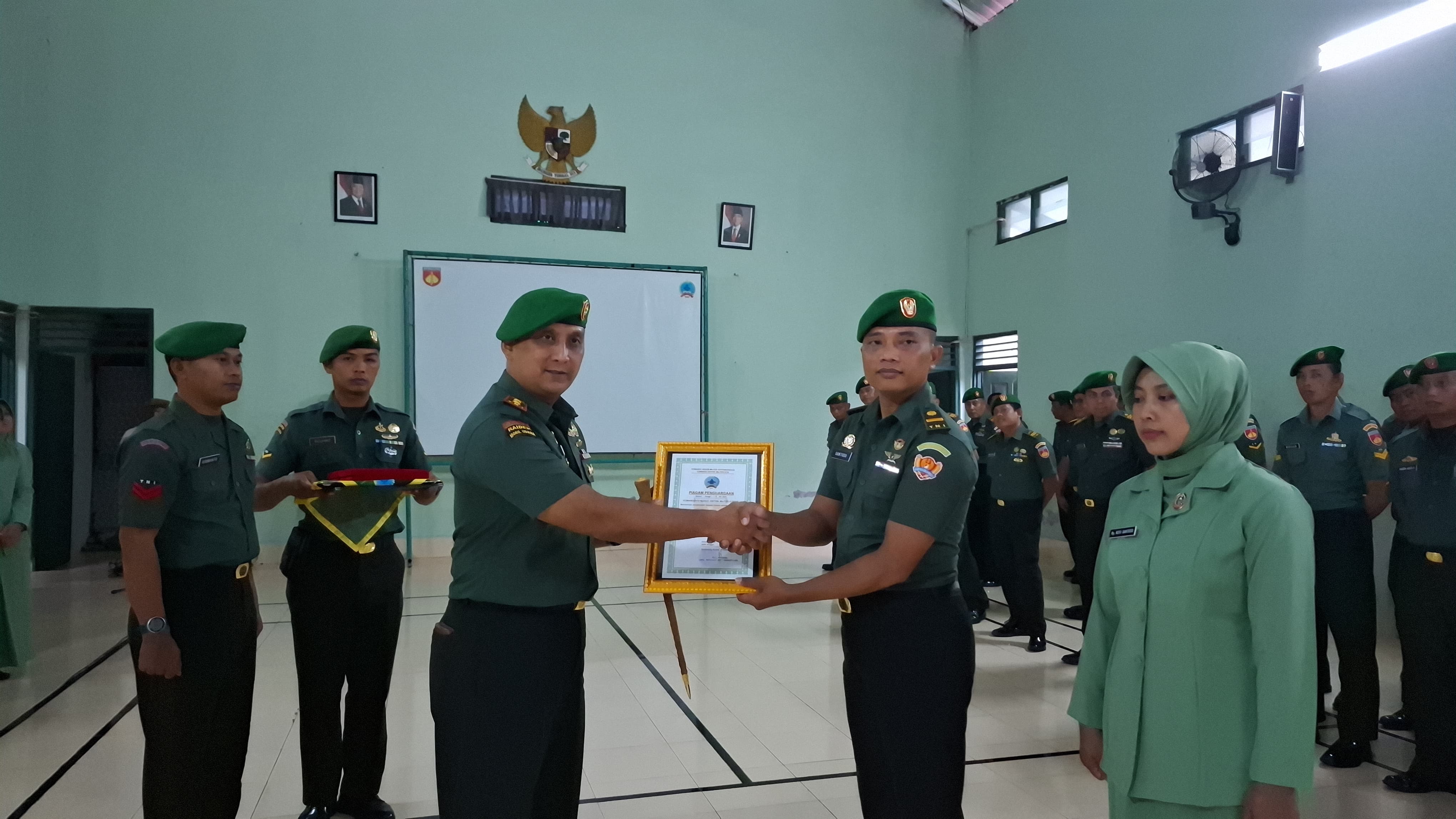 Dandim Gunungkidul Pimpin Acara Korps Raport Pindah Satuan Perwira.