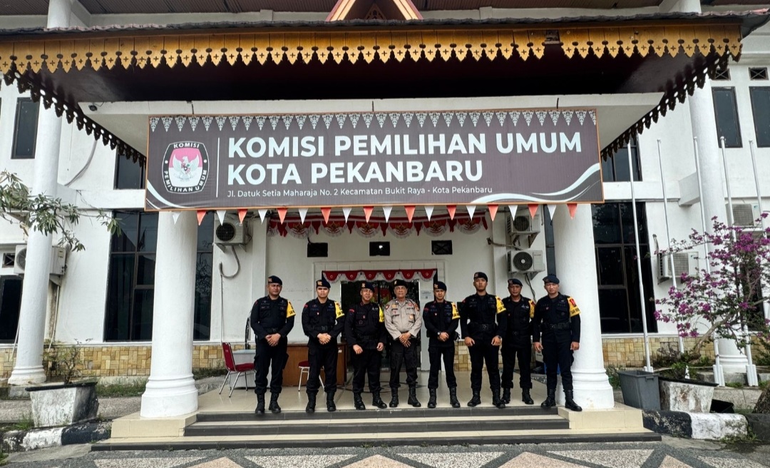 Subsatgas SAR Brimob Polda Riau Rutin Patroli Ke Kantor Bawaslu Pekanbaru 