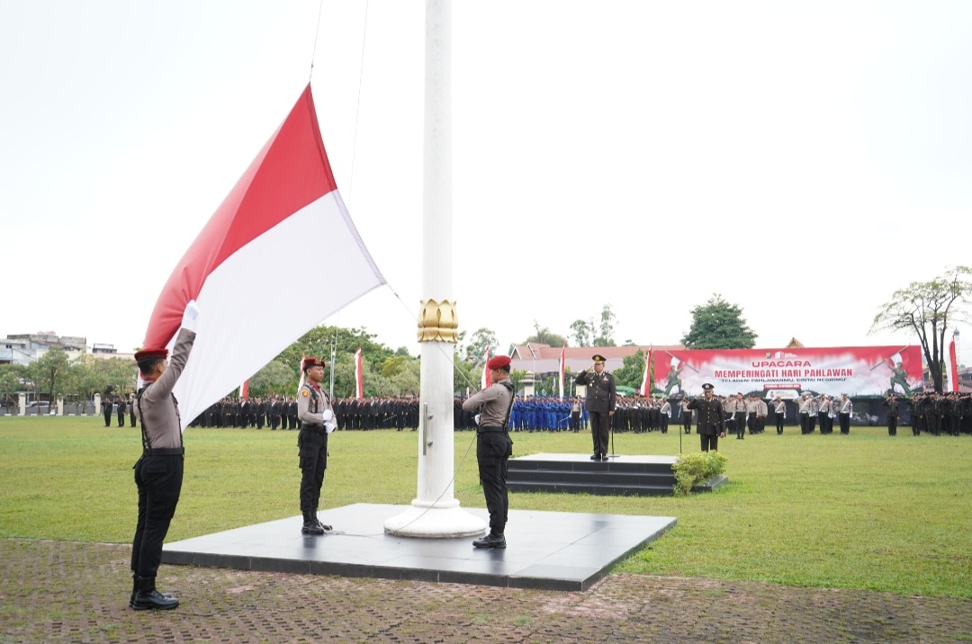 Peringatan Hari Pahlawan Tahun 2024 di Mapolda Riau Berjalan Khidmat