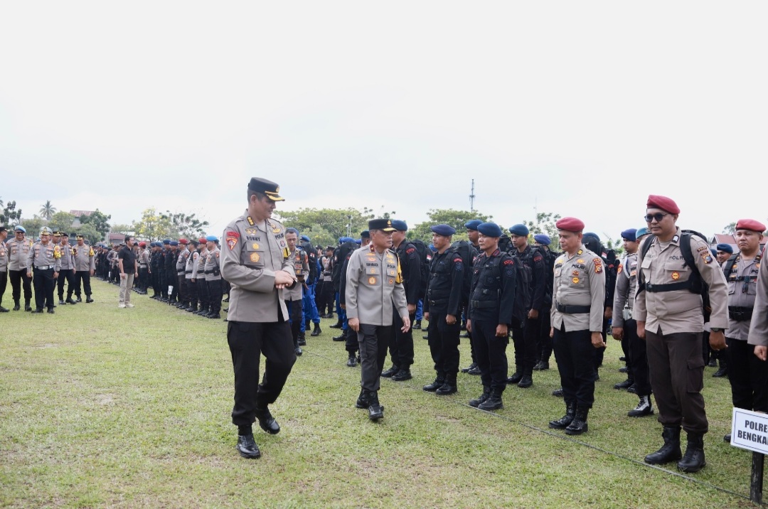 Polda Riau Melaksanakan Apel Pengecekan Personil PAM TPS ,Siap sukseskan Pilkada Riau 2024