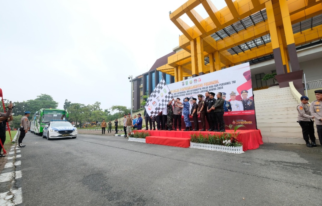 Pimpin Apel Pergeseran Personel PAM, Kapolda Riau Tegaskan Jaga Netralitas 