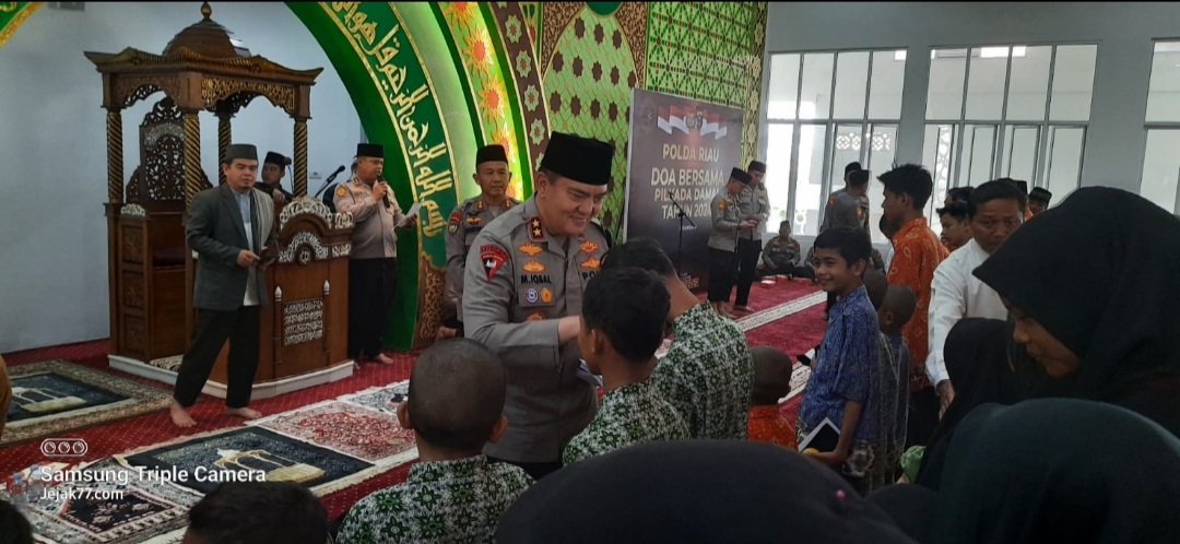 Polda Riau Menggelar Do’a Bersama Serta Berikan Santunan Kepada Anak Yatim