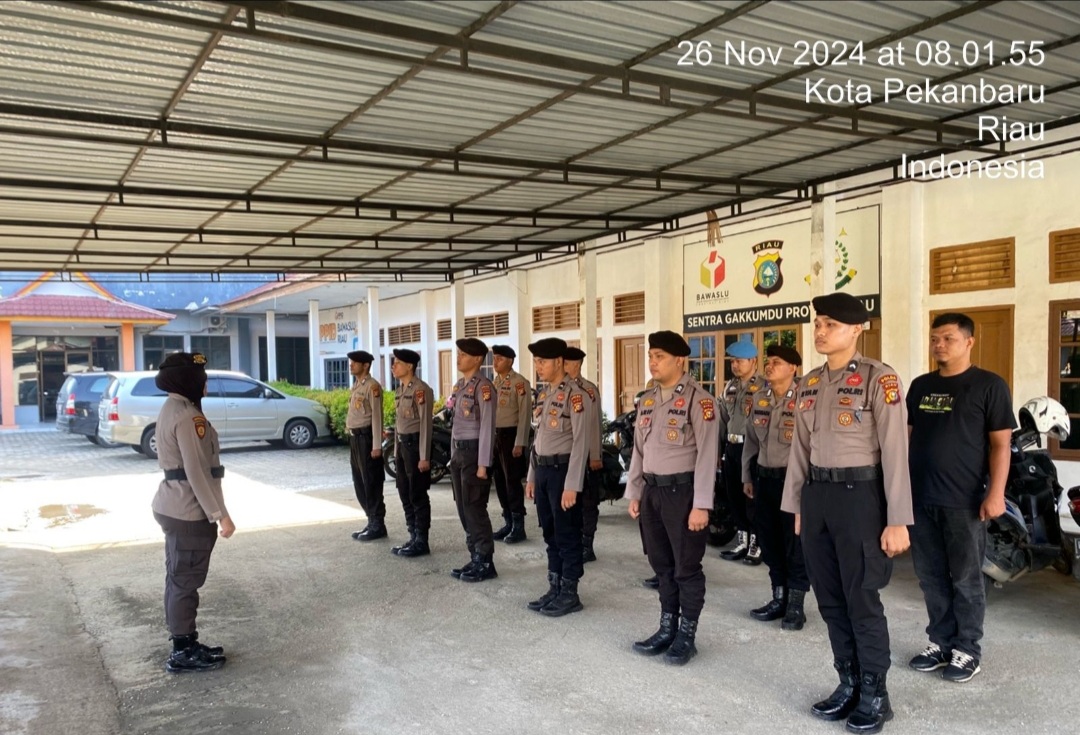 Personel PAM Kantor Bawaslu Riau Ikuti Apel Pagi di Kantor Bawaslu Riau