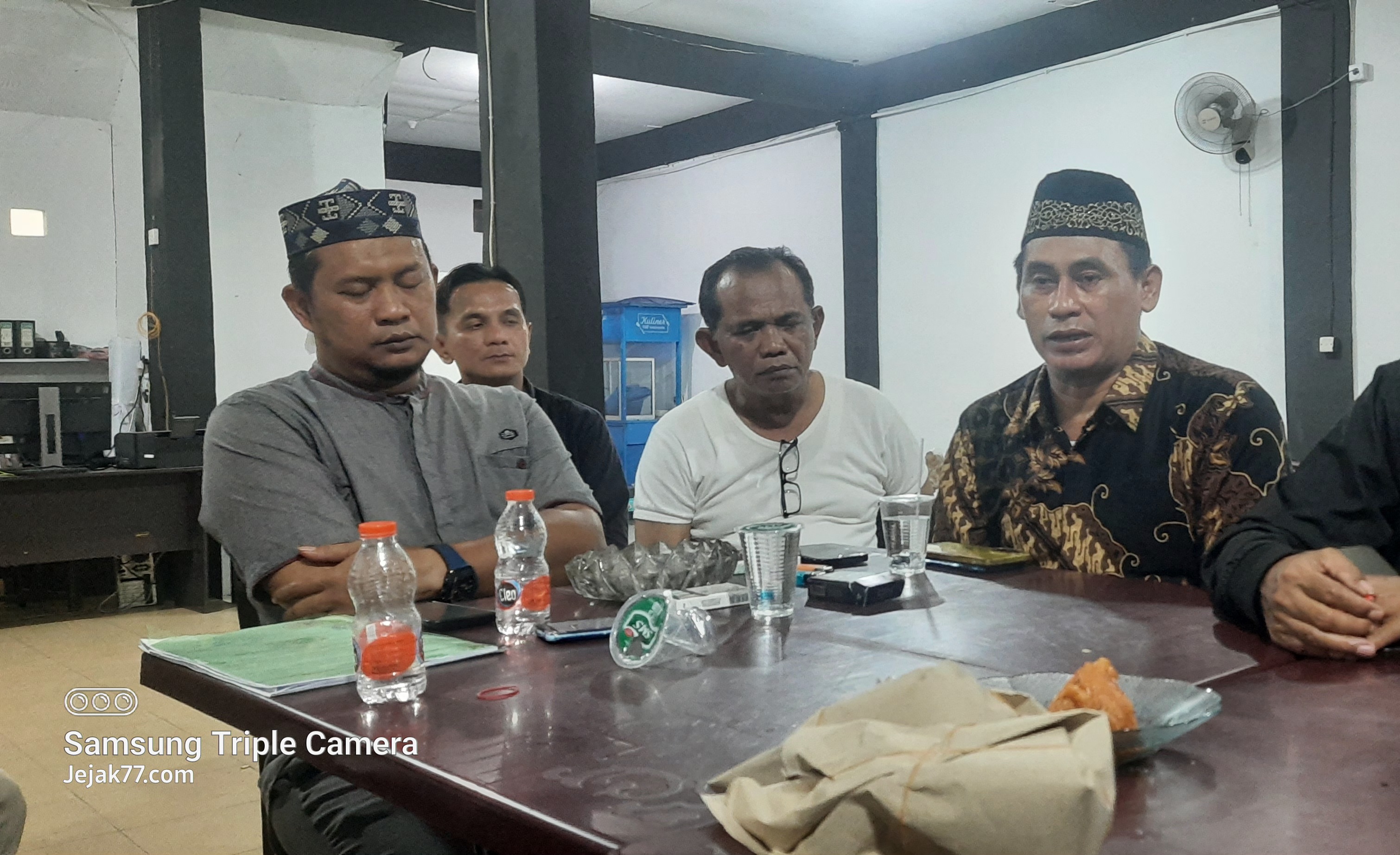 Masyarakat Panam Bersama FAM, Minta Pemko Mencabut Izin Chromatic Family Karaoke