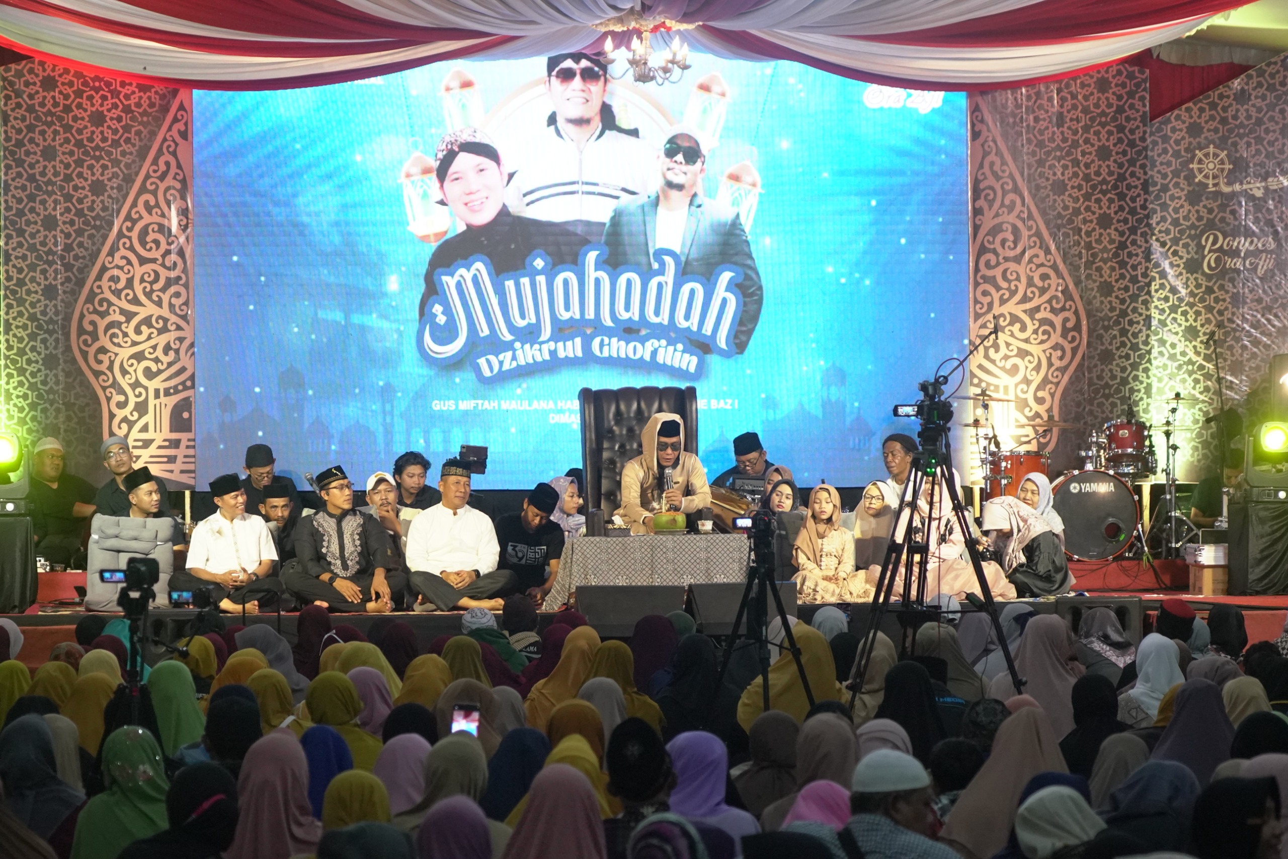 Danrem 072/Pamungkas Hadiri Pengajian Sabtu Pahing Mujahadah Dzikrul Ghofilin di Ponpes Ora Aji