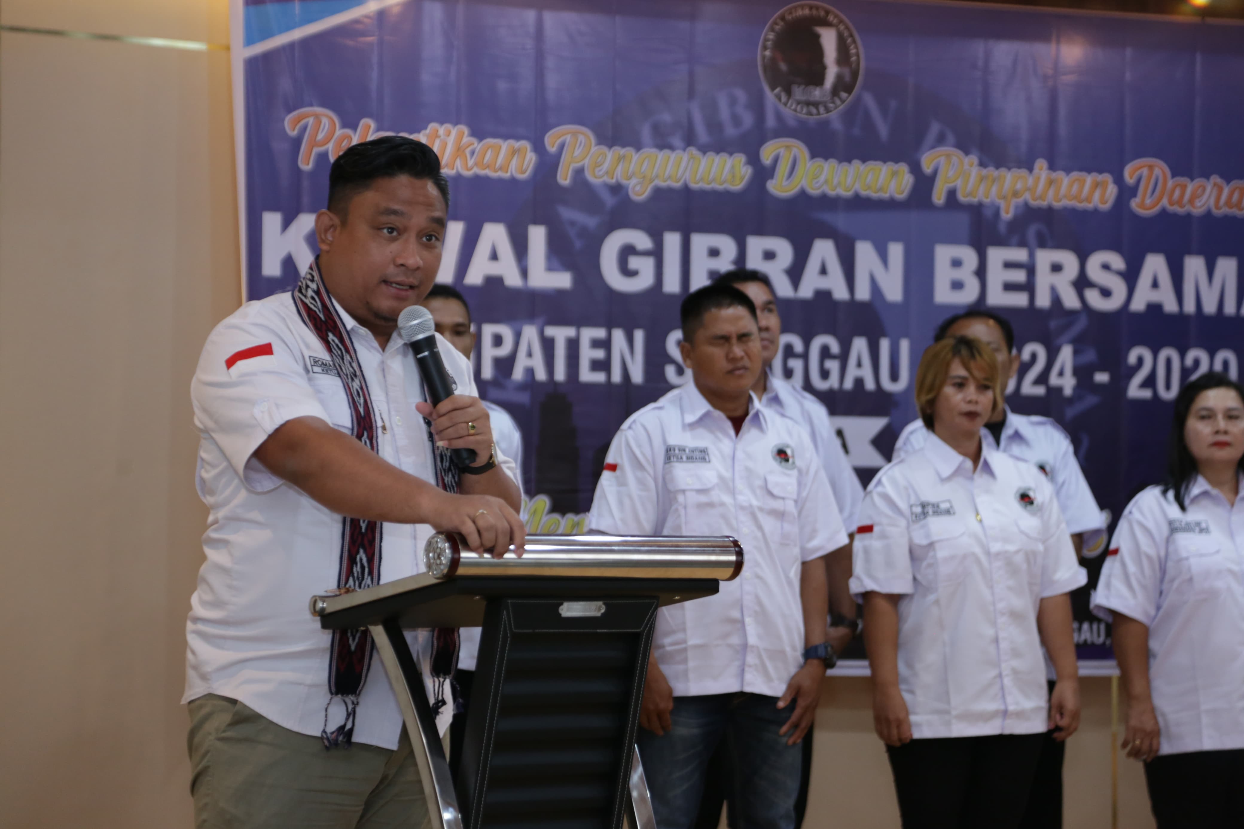 Roman Sibuea: “Bagi Sembako oleh Wapres Gibran Wujud Pemerintah Hadir untuk Rakyat