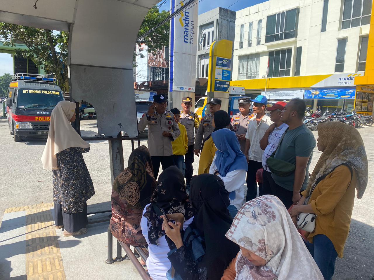 28 Personel Satgas Preemtif Subsatgas Binmas Lakukan Penyuluhan, Edukasi dan Sosialisasi Terkait Pilkada 