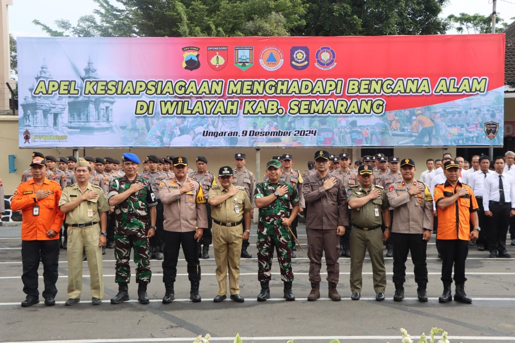 Antisipasi bencana di Kab. Semarang, Polres Semarang gelar apel siaga bencana.