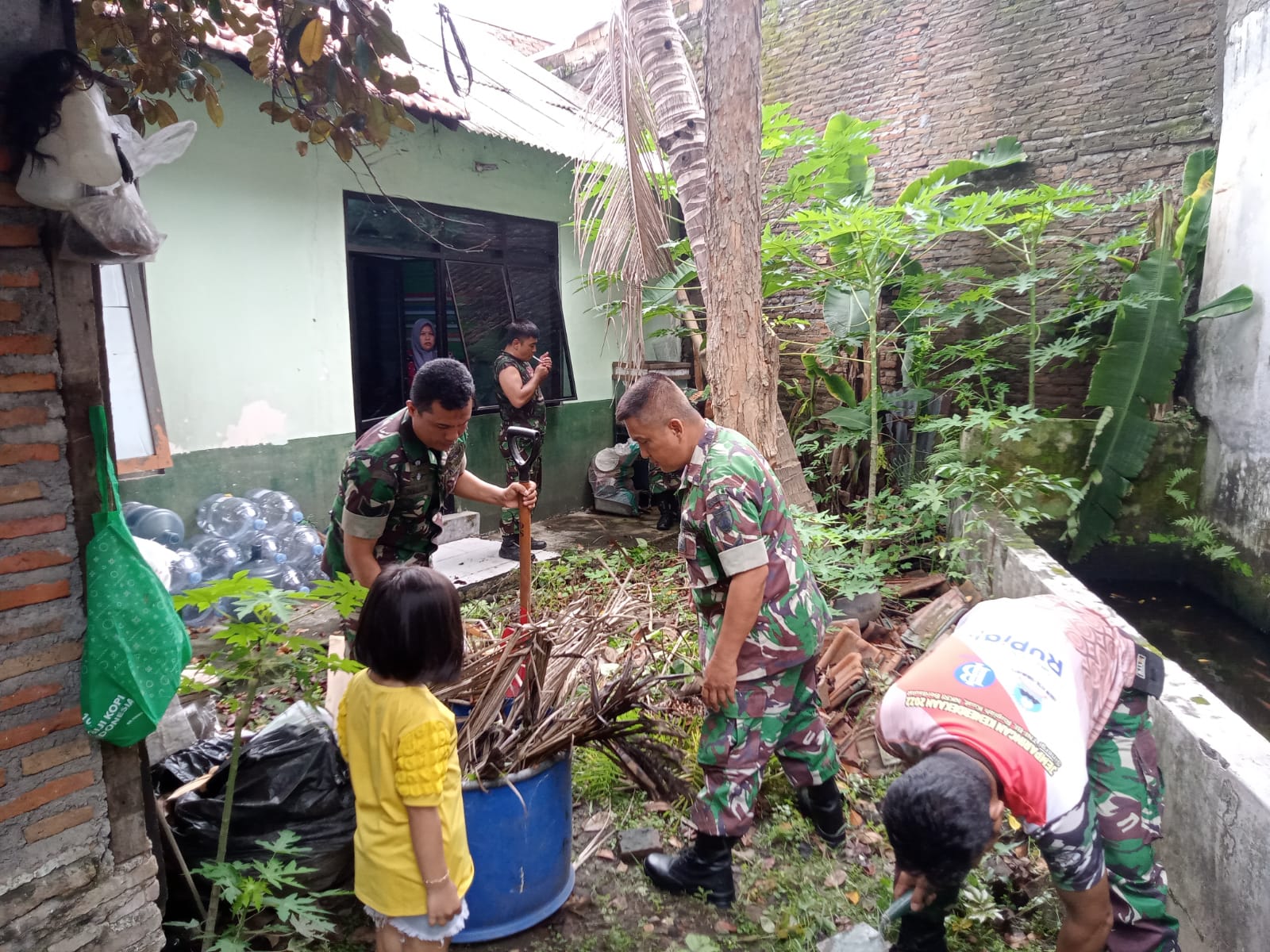Sambut Hari juang TNI-AD Th 2024 Koramil 02/Banjarsari Laksanakan Pembersihan Pangkalan
