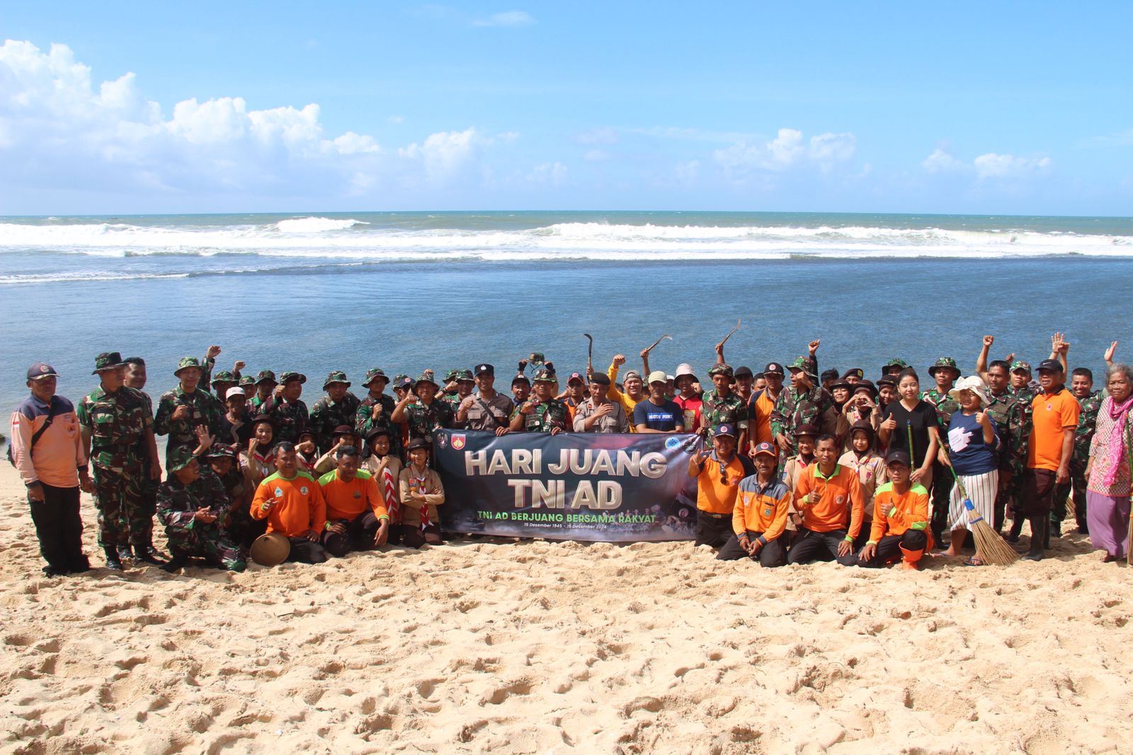 Kodim 0730/Gunungkidul Gelar Karya Bhakti, Sambut Hari Juang TNI AD Dengan Bersih – Bersih Pantai.