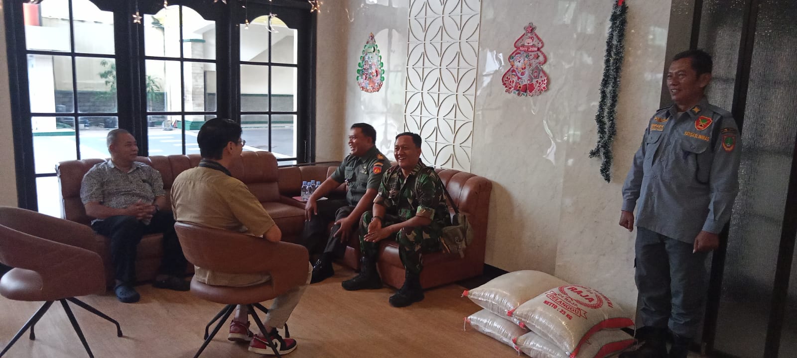 Perkenalkan Diri Sebagai Pejabat Baru, Danramil 04/Jebres Berharap Kerja Sama Yang Baik