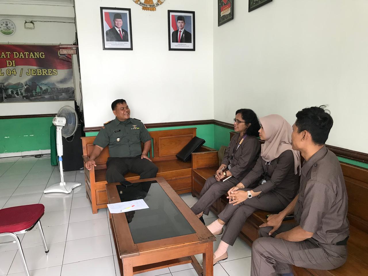 Guru SMA Warga Surakarta Datangi Kantor Koramil 04/Jebres,