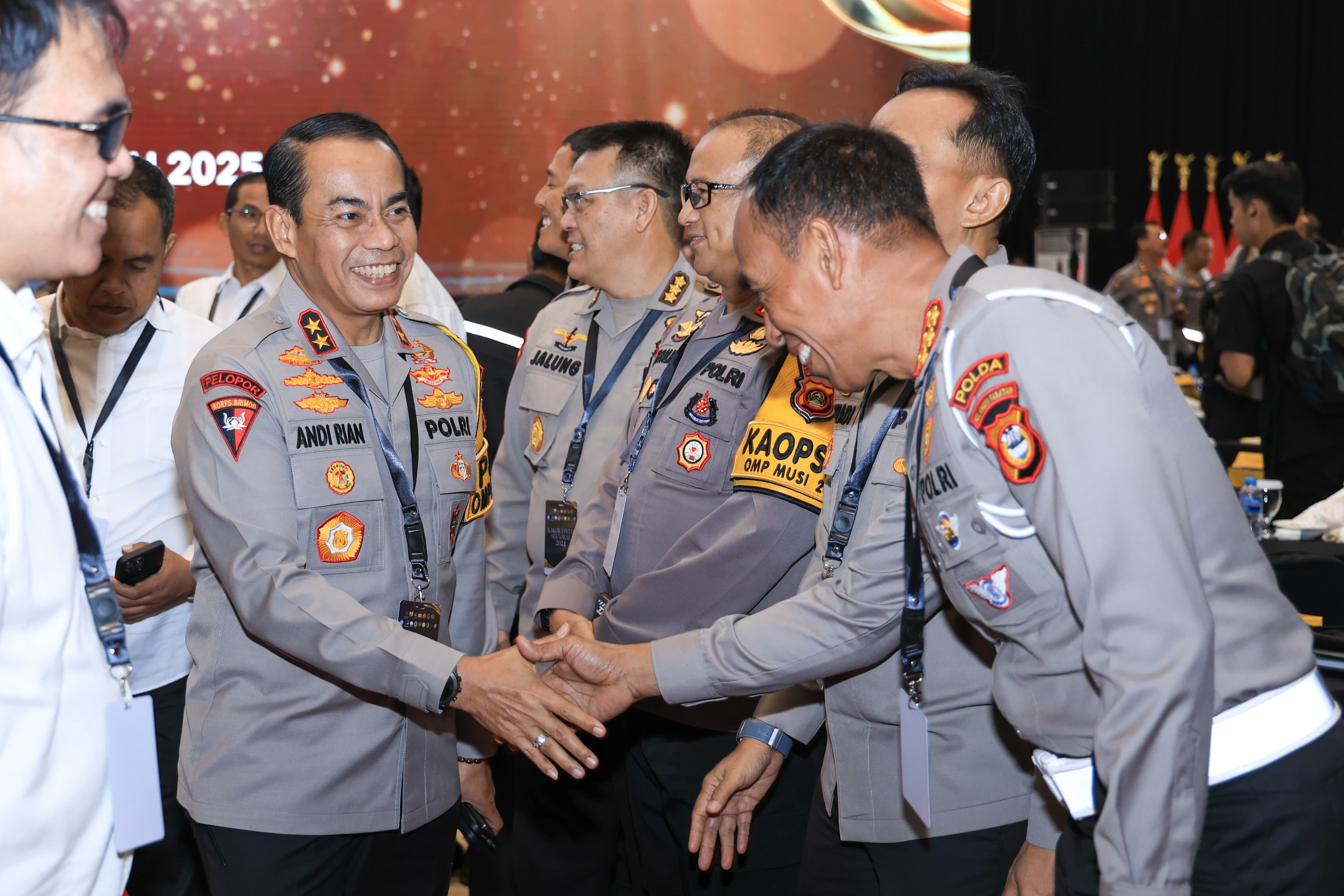 Kapolda Sumsel Mengikuti Rapat Koordinasi Lintas Sektoral Kesiapan Operasi Lilin Natura 2004.