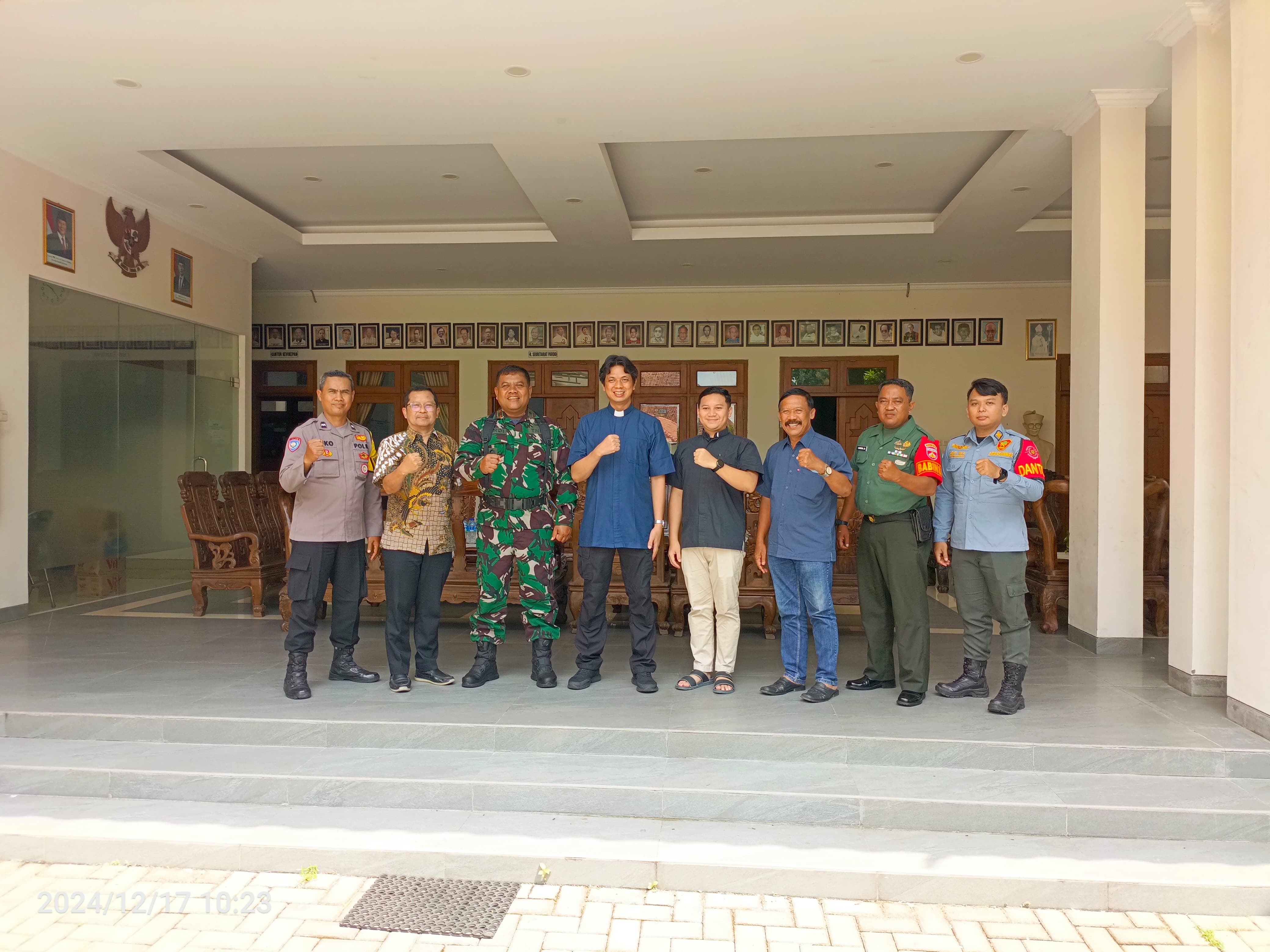 Anjangsana Danramil 04/Jebres Di Gereja Santa Perawan Maria Regina Purbowardayan