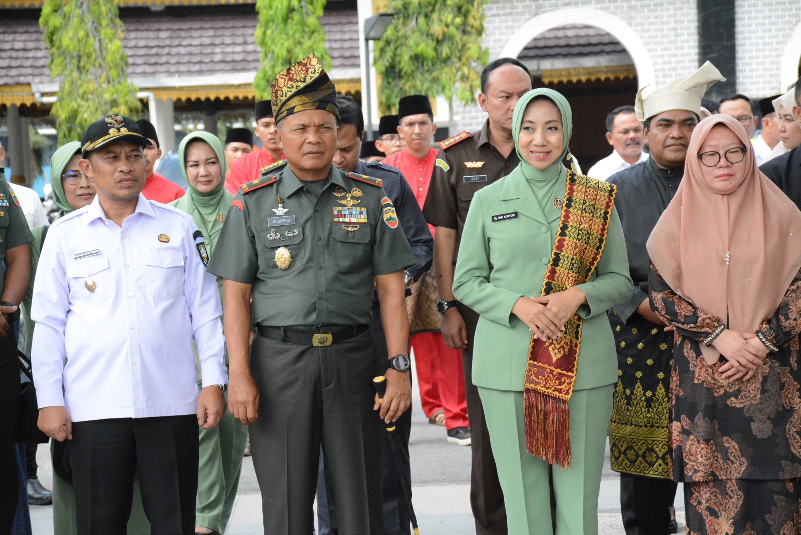 Brigjen TNI Sugiyono didampingi Ketua Persit Kartika Chandra Kirana Koorcab Rem 031 PD I/BB Kunker Ke Bengkalis 