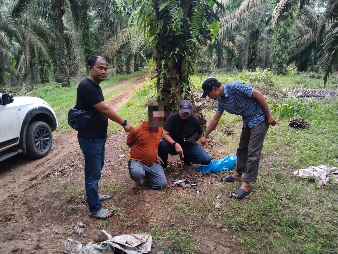 Polsek Tapung Hulu Ungkap Kasus Pembunuhan Sadis, Pelaku Ditangkap Setelah Buron 16 Hari!   