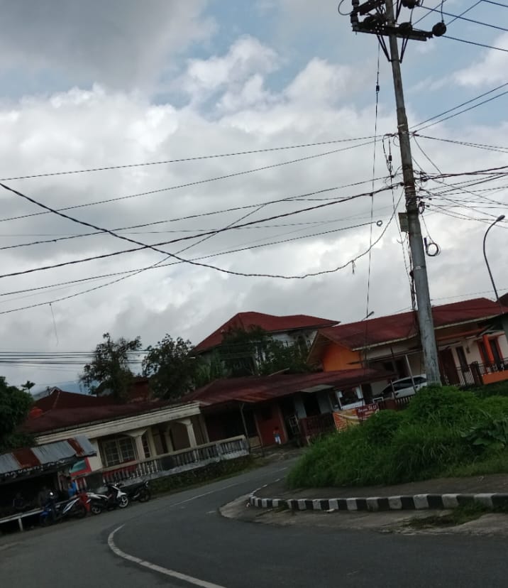 PLN ACUH “Kabel listrik yang semrawut membahayakan masyarakat”