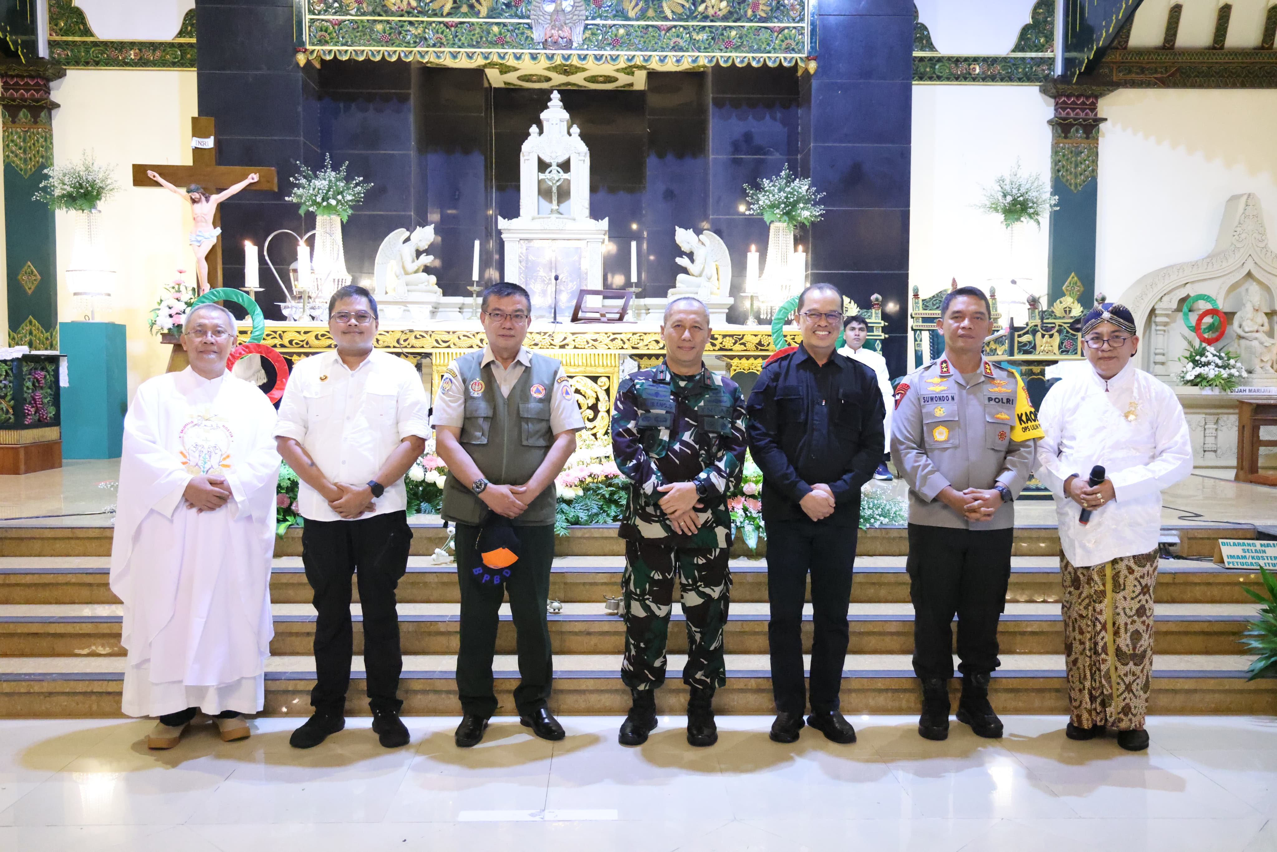 Danrem 072/Pamungkas Bersama Forkopimda DIY Tinjau Pengamanan Malam Misa Natal