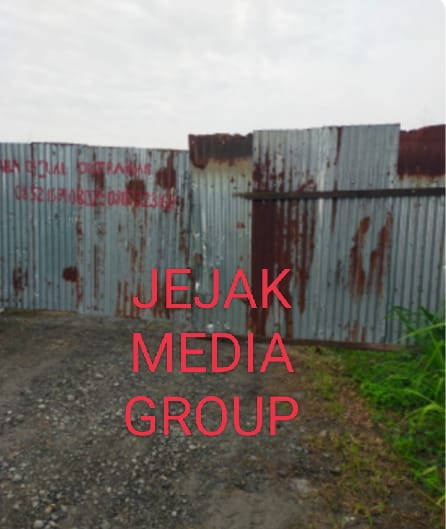 Di duga Gudang BBM ilegal kian Menjamur Di Jalan Lintas Palembang Prabumulih Permata Baru indra laya Utara Ogan Ilir Sumatera Selatan.