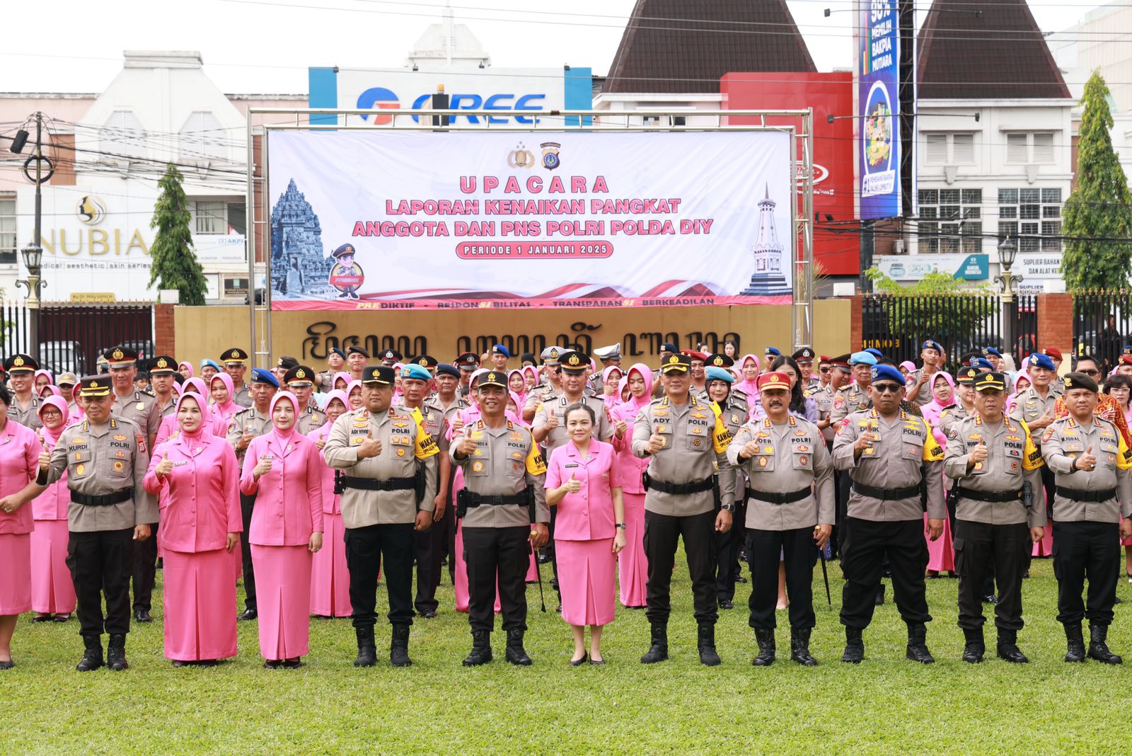 Sebanyak 299 personel Polri dan PNS Polri Polda DIY Resmi Menyandang Pangkat Satu Tingkat Lebih Tinggi