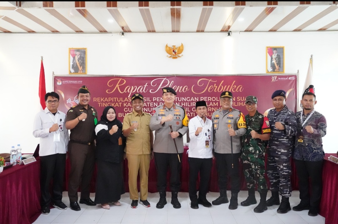 Kapolda Riau Pantau Rapat Pleno KPU Rohil, Ajak Semua Pihak Jaga Persatuan dan Kedamaian