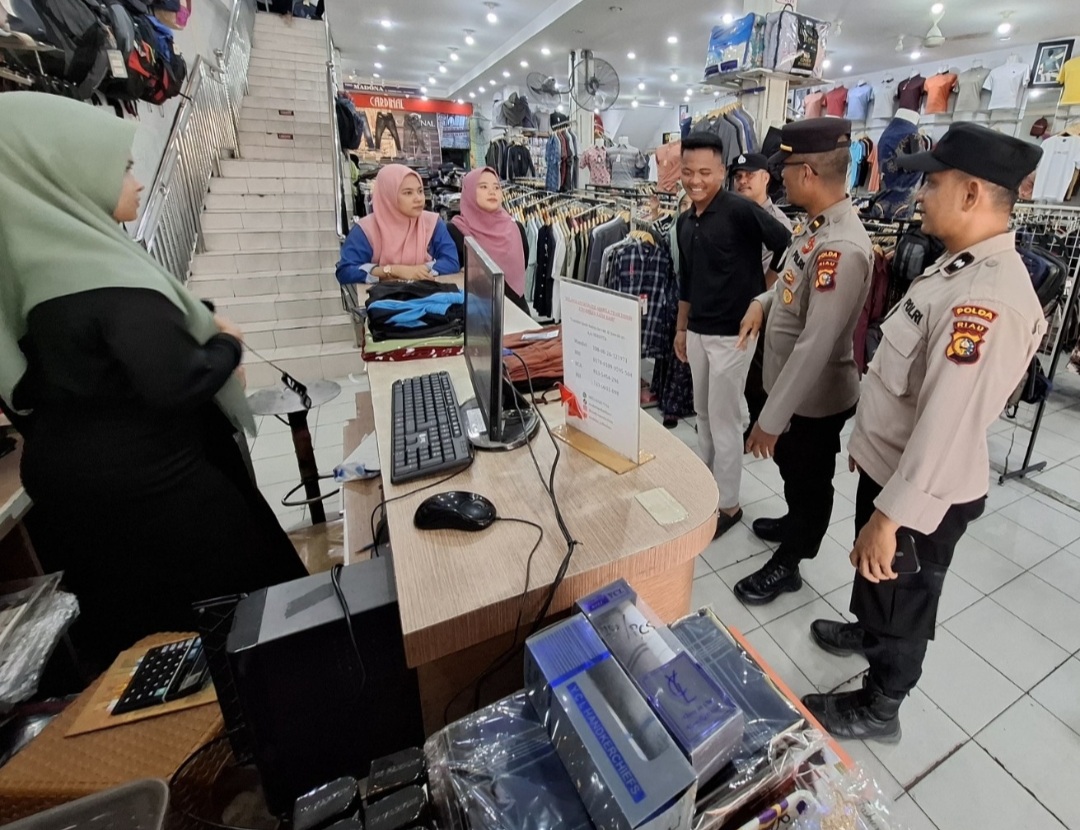 Satgas Preemtif Subsatgas Binmas Berikan Himbauan Agar Tidak Terprovokasi Dengan Berita Hoax