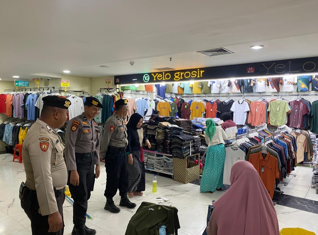 Subsatgas PAM Ops Lilin LK-2024 Lakukan Patroli ke Pusat Keramaian