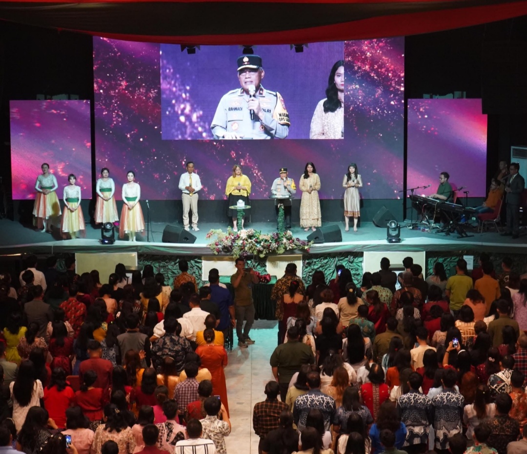Wakapolda Riau Melakukan Peninjauan Situasi Natal di Gereja GBI Bethany 