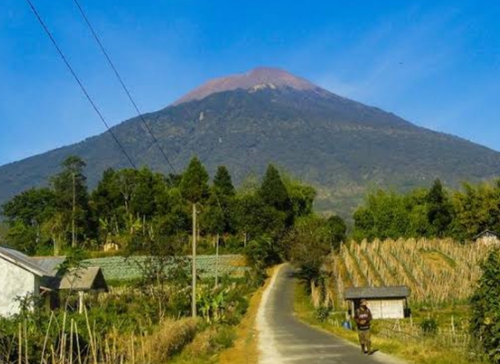 Cerita Legenda Keangkeran Gunung Slamet, Tempat Para Dewa hingga Ramalan Jayabaya