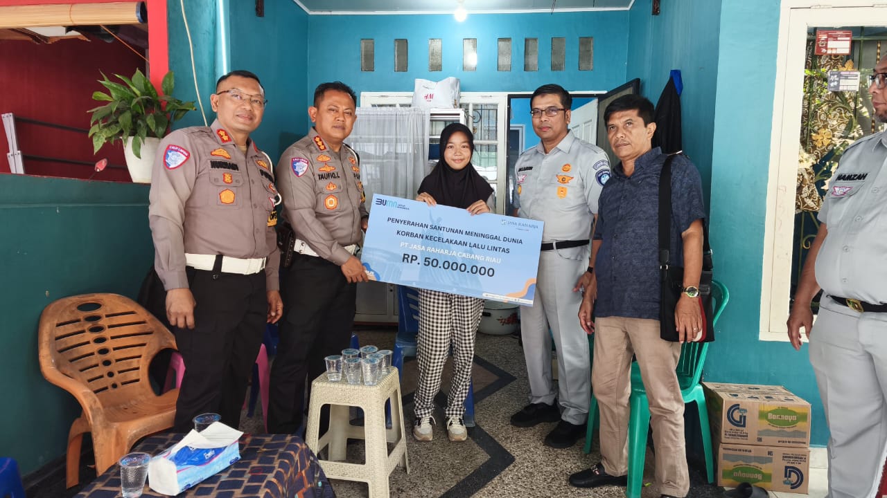 Dirlantas Polda Riau dan Jasa Raharja Gerak Cepat, Kunjungi Korban Laka Lantas