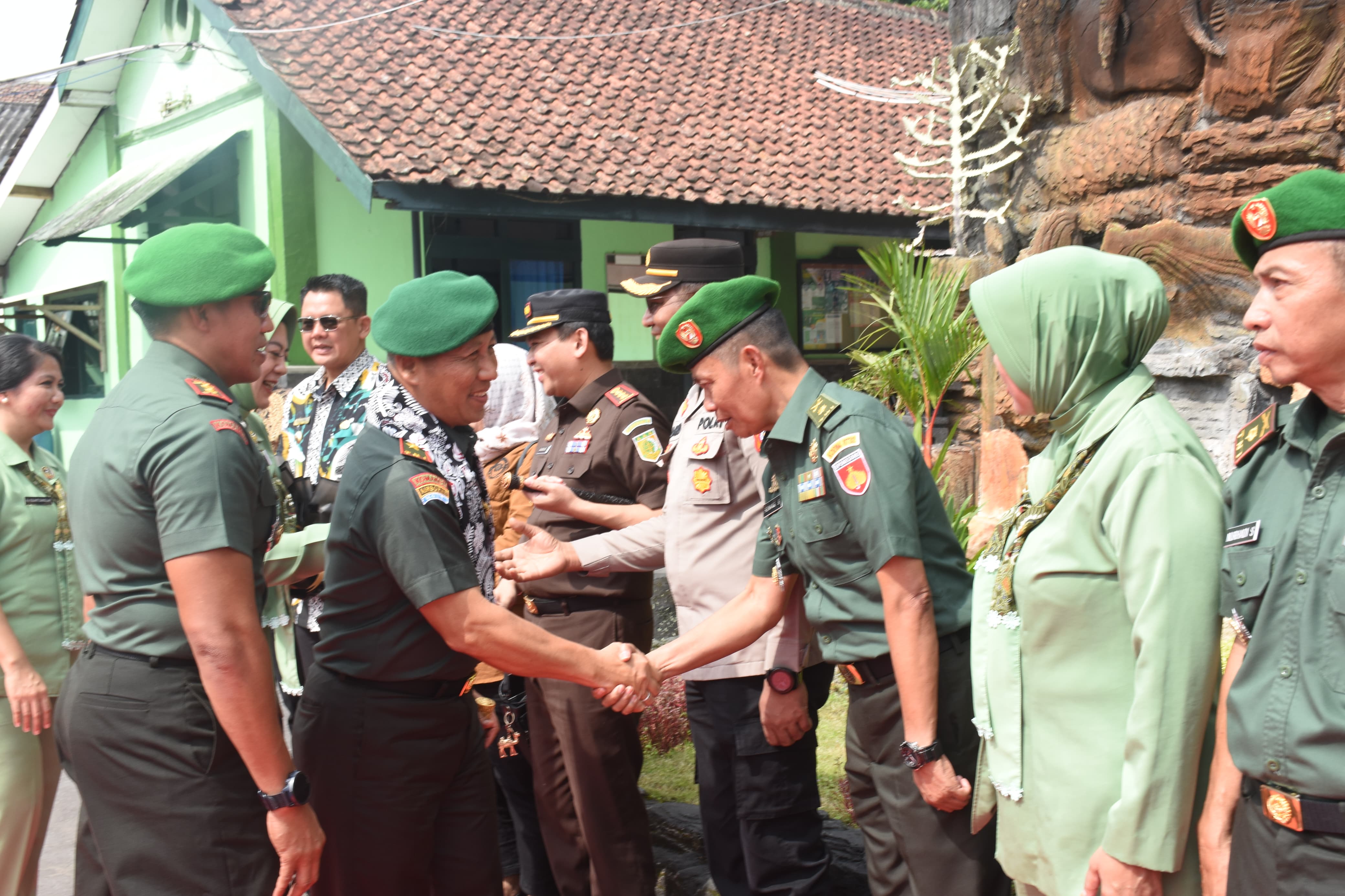 Kunjungi Kodim Sleman, Danrem 072/Pamungkas Ingatkan Pentingnya Dukungan Terhadap Program Prioritas Pemerintah.