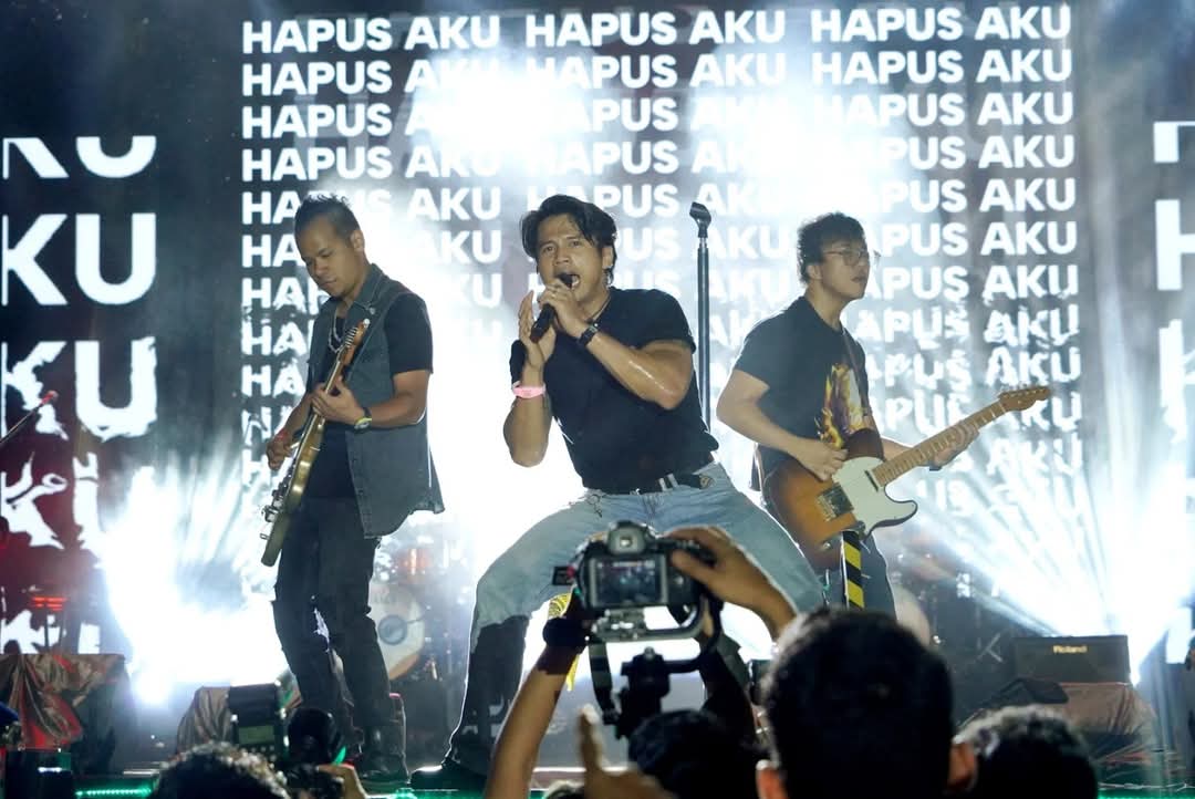 Nidji Gebrak Panggung, Artis Lokal Juga Ikut Meriahkan Malam Puncak HUT Kabupaten Solok Selatan ke-21