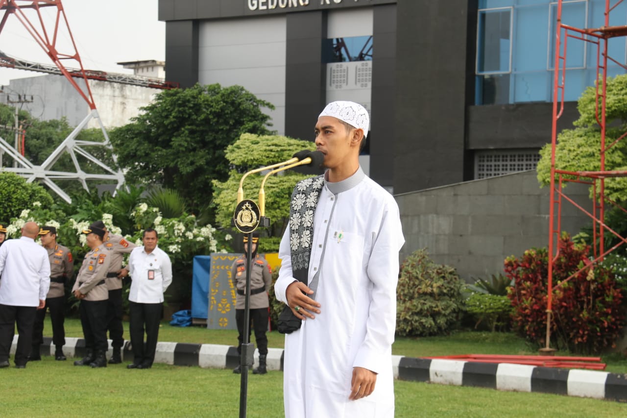 Keutamaan bulan Rajab Pendakwah Ustad Ahmadi Giat Binrohtal Islam Personel Polri dan ASN Polda Sumsel