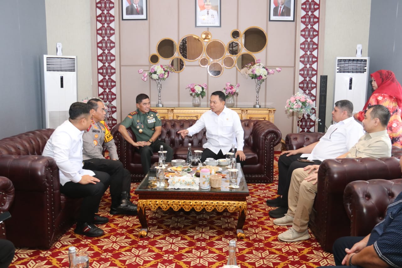 Bersama PJ Gubernur Kapolda Sumsel Sambut Menko Dudung Abdurrahman